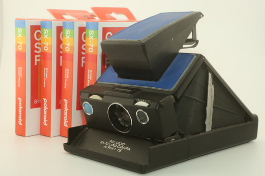 Polaroid SX-70 Alpha 1 SE + 4 films