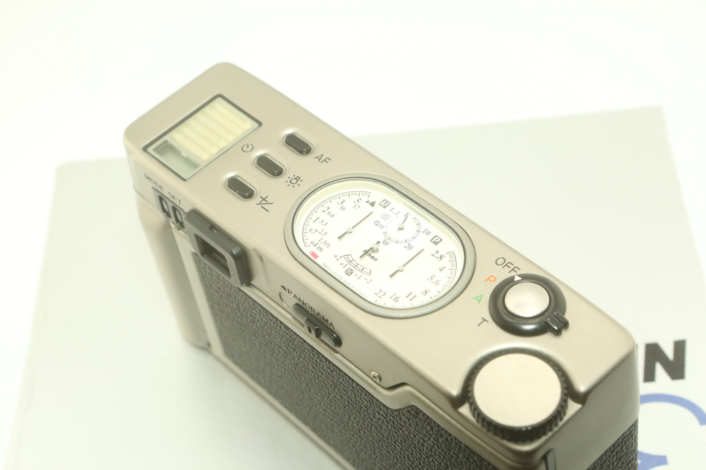 Nikon 35 Ti ---MINT---
