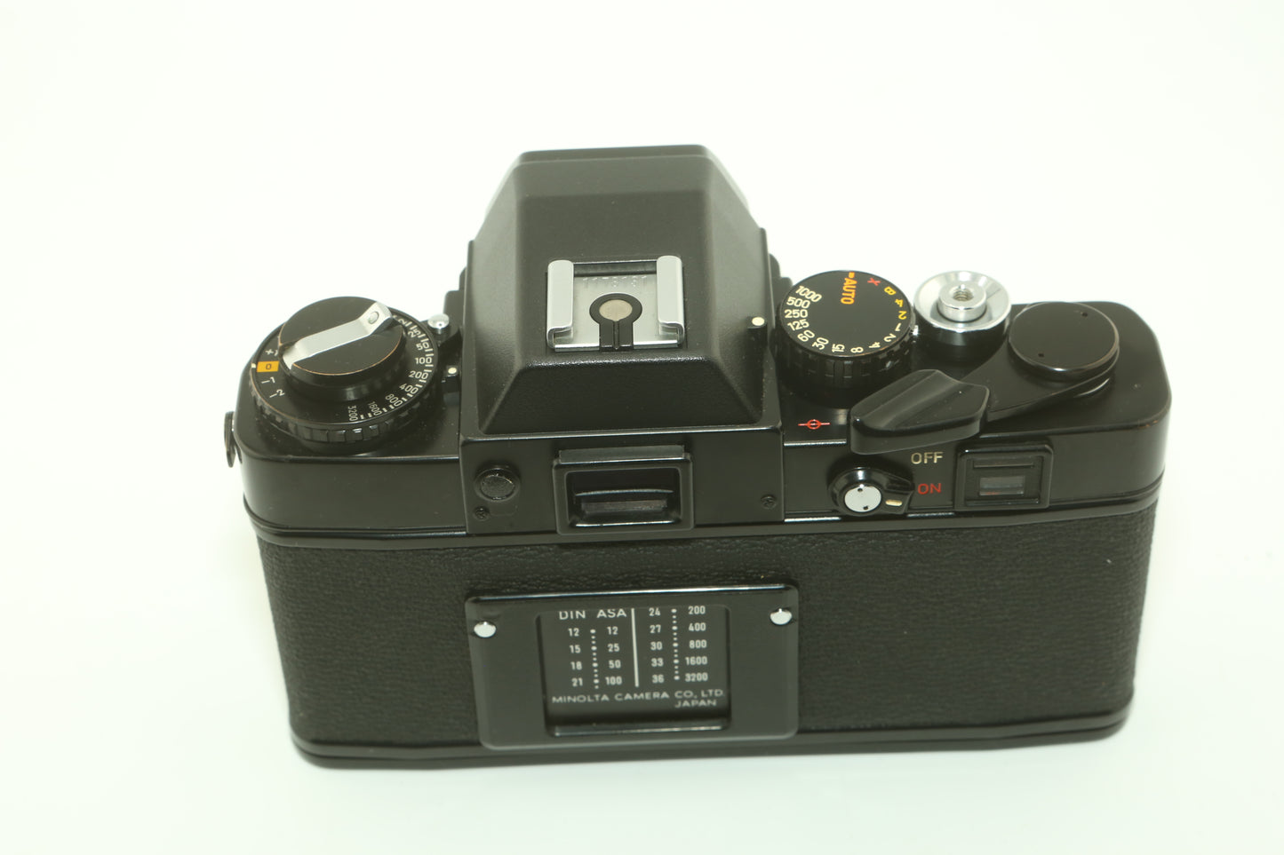 Minolta XE-7 + 50mm F2