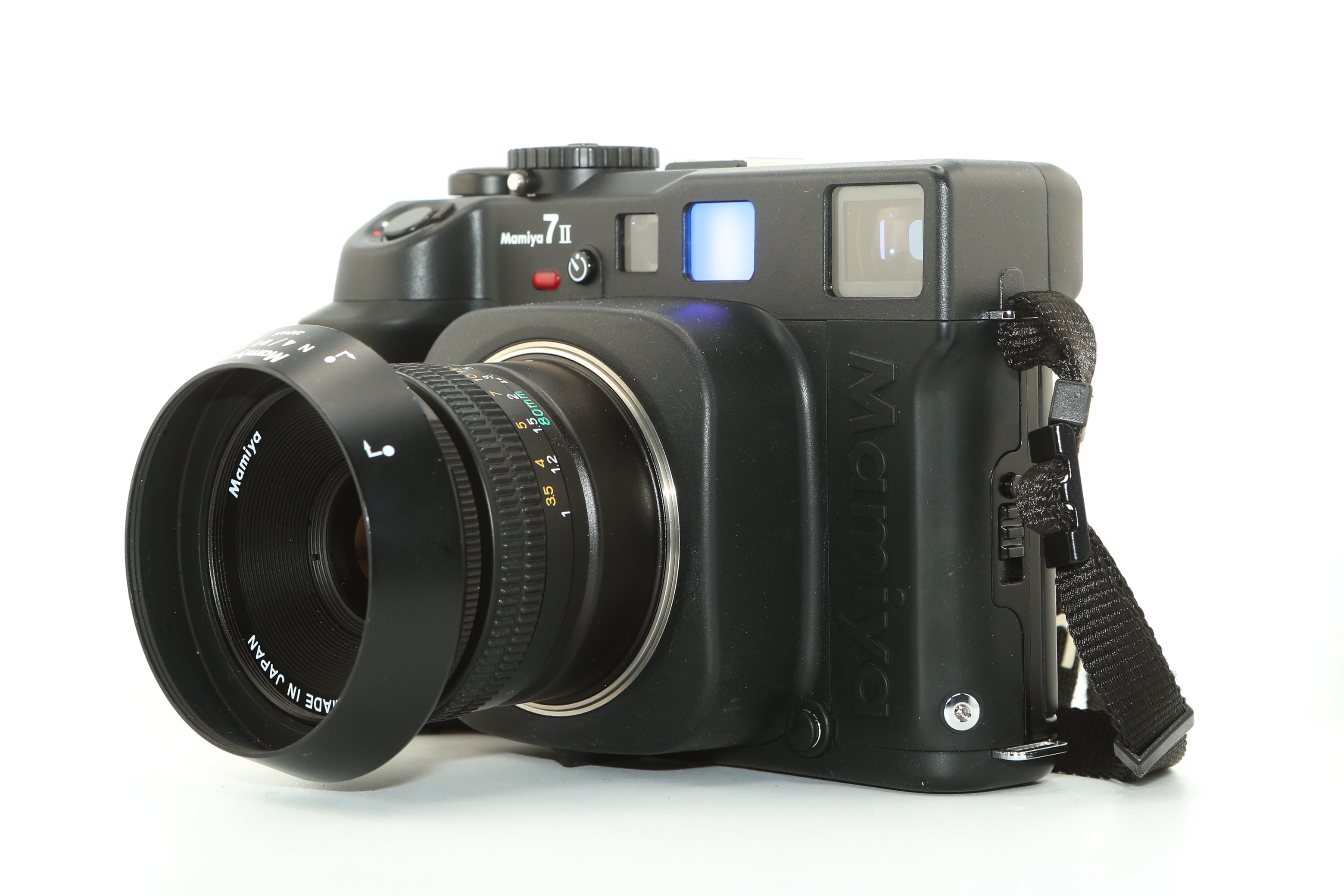 Mamiya 7 II + 80mm f/4 – Studio Argentique