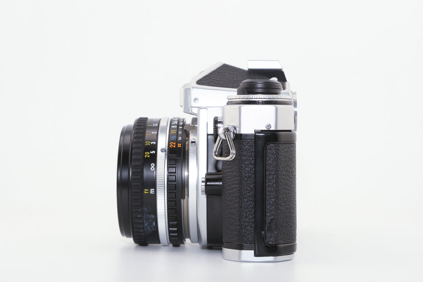 Nikon FE + 50mm F1.8