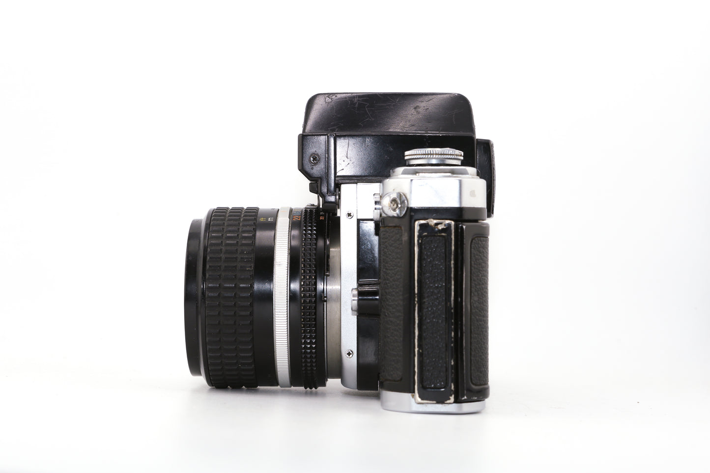 Nikon F2 + Nikkor 24mm f/2.8