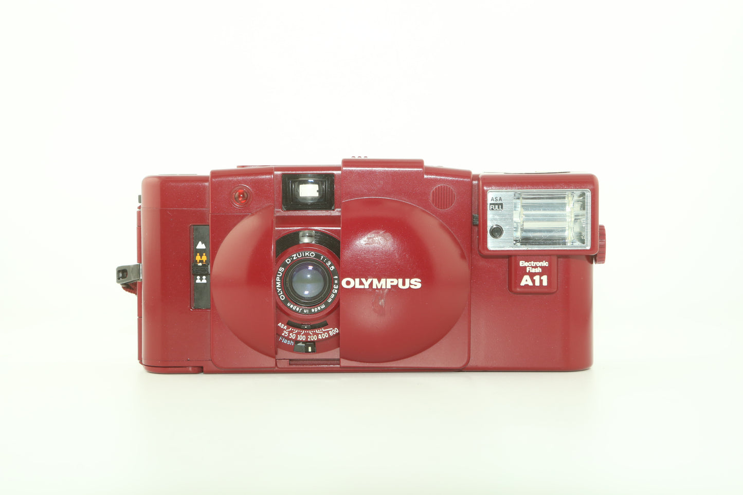 Olympus XA2 + flash (bordeaux)