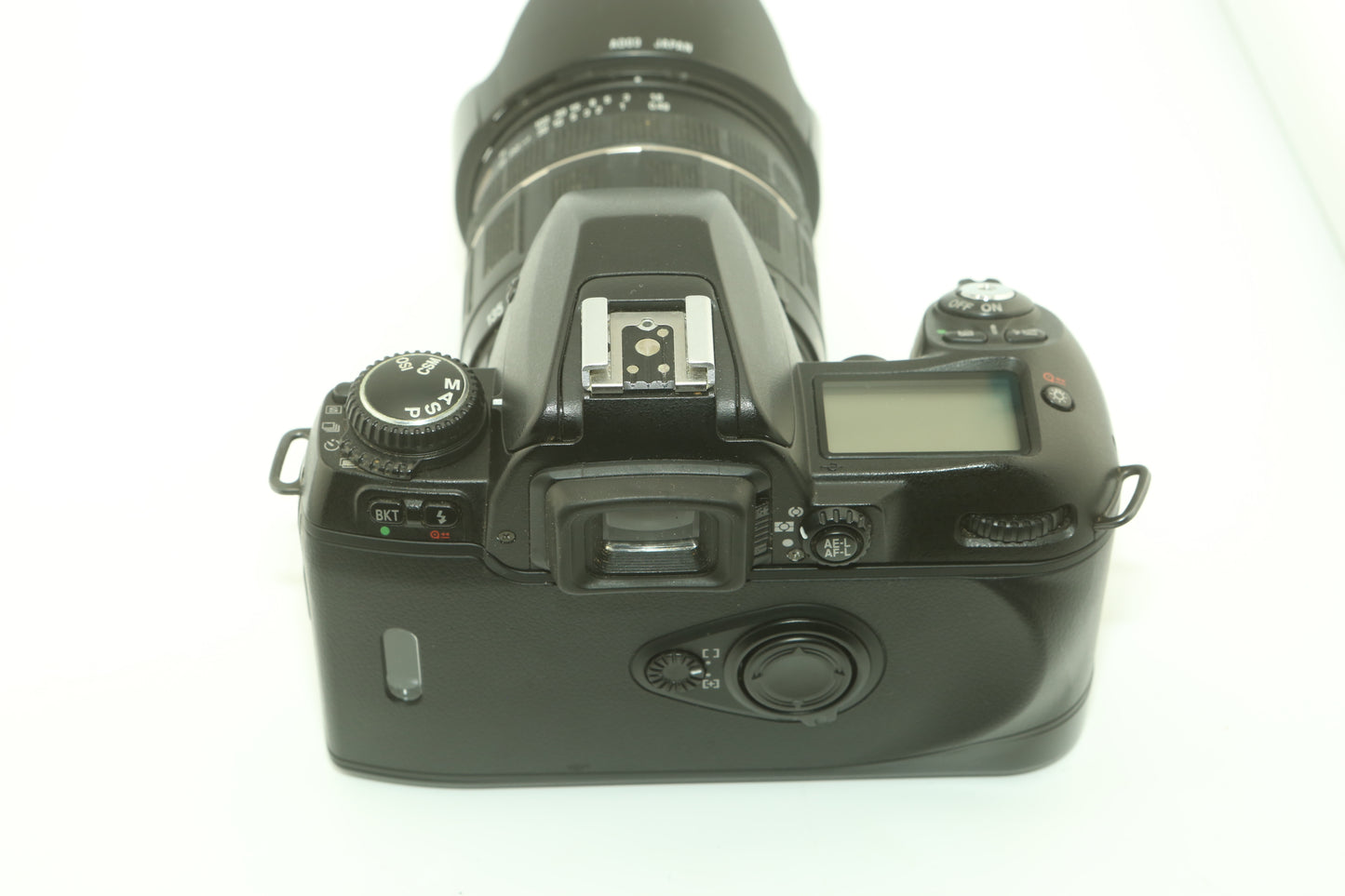 Nikon F80 + zoom