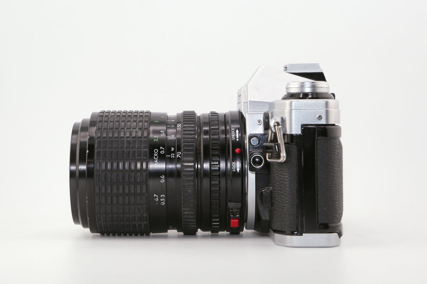 Canon AE-1 + Sigma 28-70mm f/3.5
